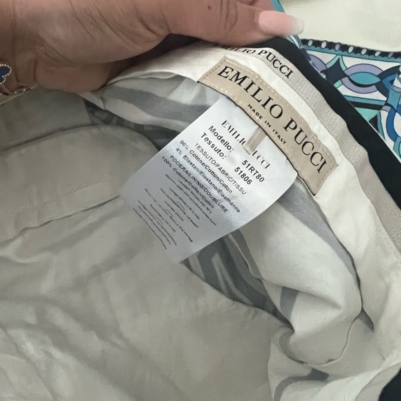 Pucci Shorts Size 44 - Picture 2 of 4